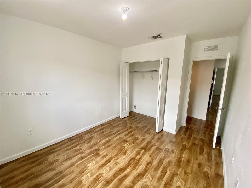 For Rent: $3,500 (3 beds, 2 baths, 1589 Square Feet)