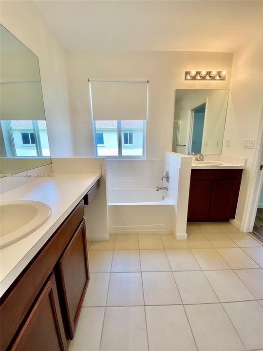 For Rent: $3,500 (3 beds, 2 baths, 1589 Square Feet)