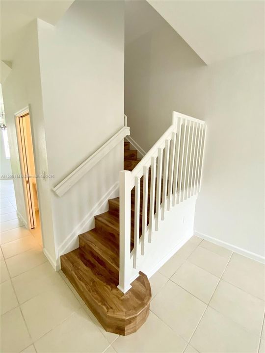 For Rent: $3,500 (3 beds, 2 baths, 1589 Square Feet)