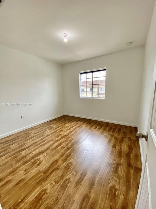 For Rent: $3,500 (3 beds, 2 baths, 1589 Square Feet)