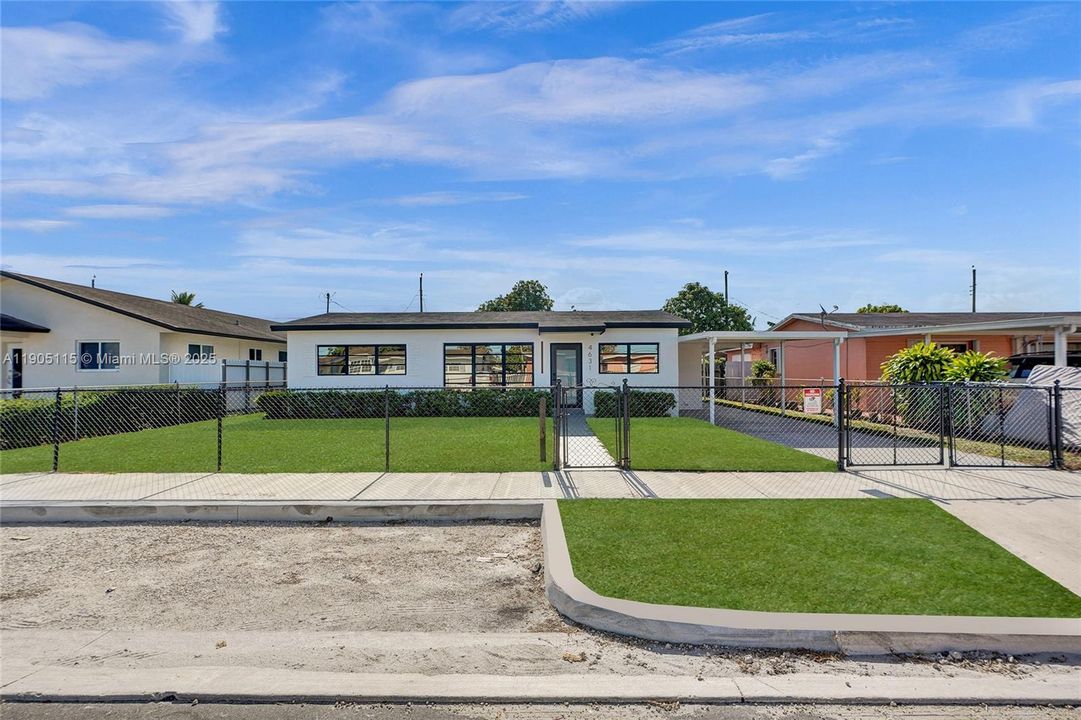 For Sale: $539,900 (3 beds, 2 baths, 1000 Square Feet)