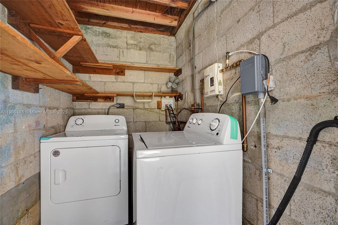 For Sale: $539,900 (3 beds, 2 baths, 1000 Square Feet)