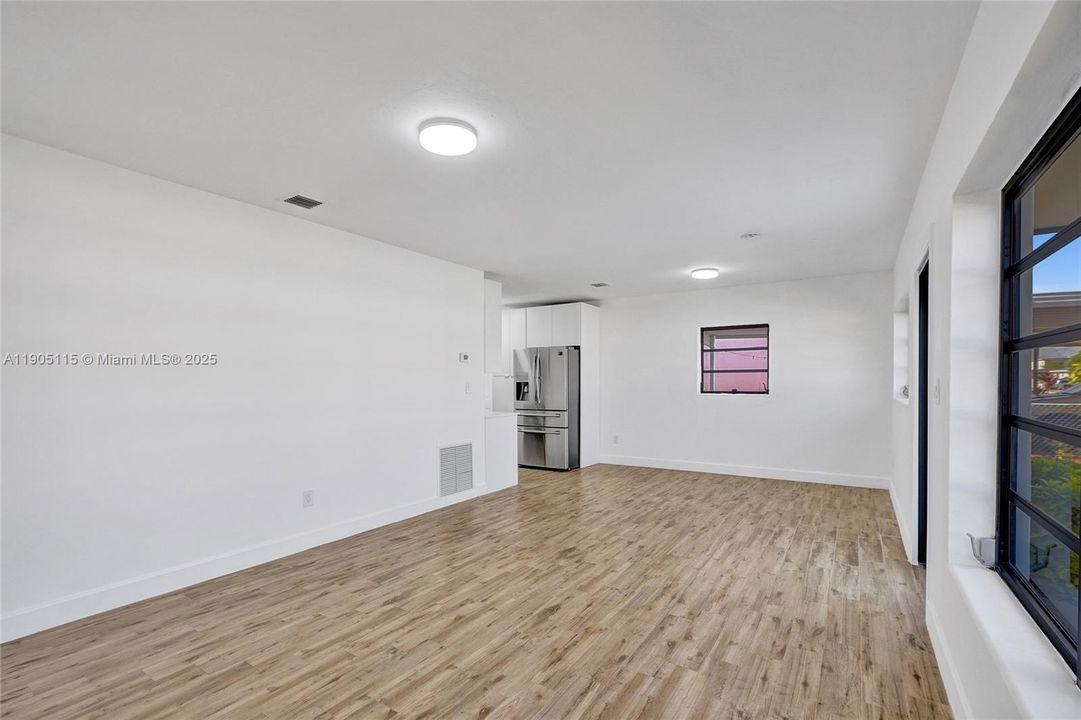 For Sale: $539,900 (3 beds, 2 baths, 1000 Square Feet)