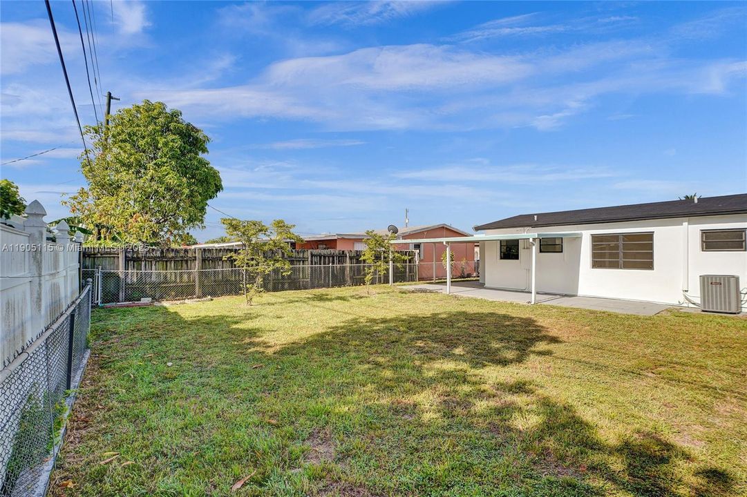 For Sale: $539,900 (3 beds, 2 baths, 1000 Square Feet)