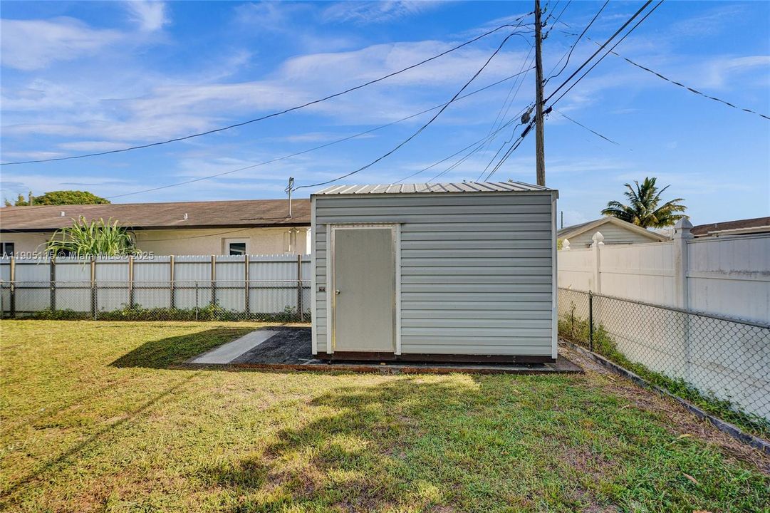 For Sale: $539,900 (3 beds, 2 baths, 1000 Square Feet)