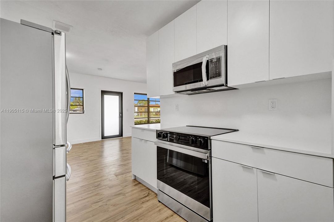 For Sale: $539,900 (3 beds, 2 baths, 1000 Square Feet)
