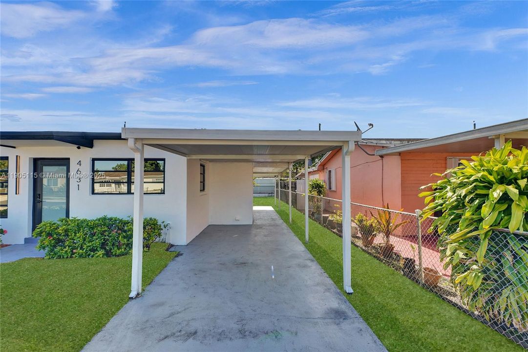 For Sale: $539,900 (3 beds, 2 baths, 1000 Square Feet)