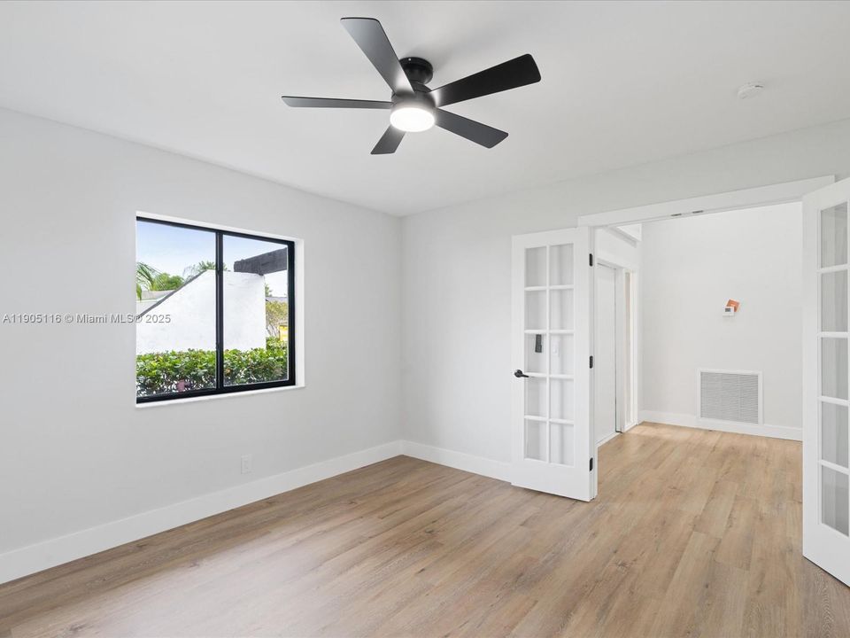 Active With Contract: $579,000 (3 beds, 2 baths, 1921 Square Feet)