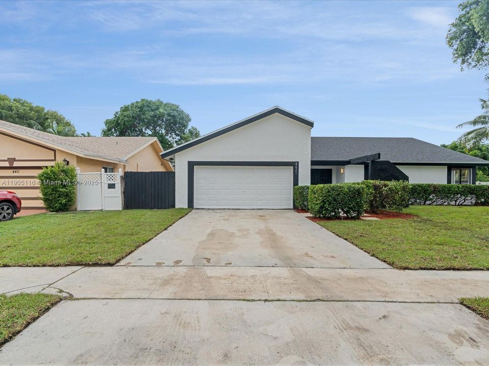 Active With Contract: $579,000 (3 beds, 2 baths, 1921 Square Feet)