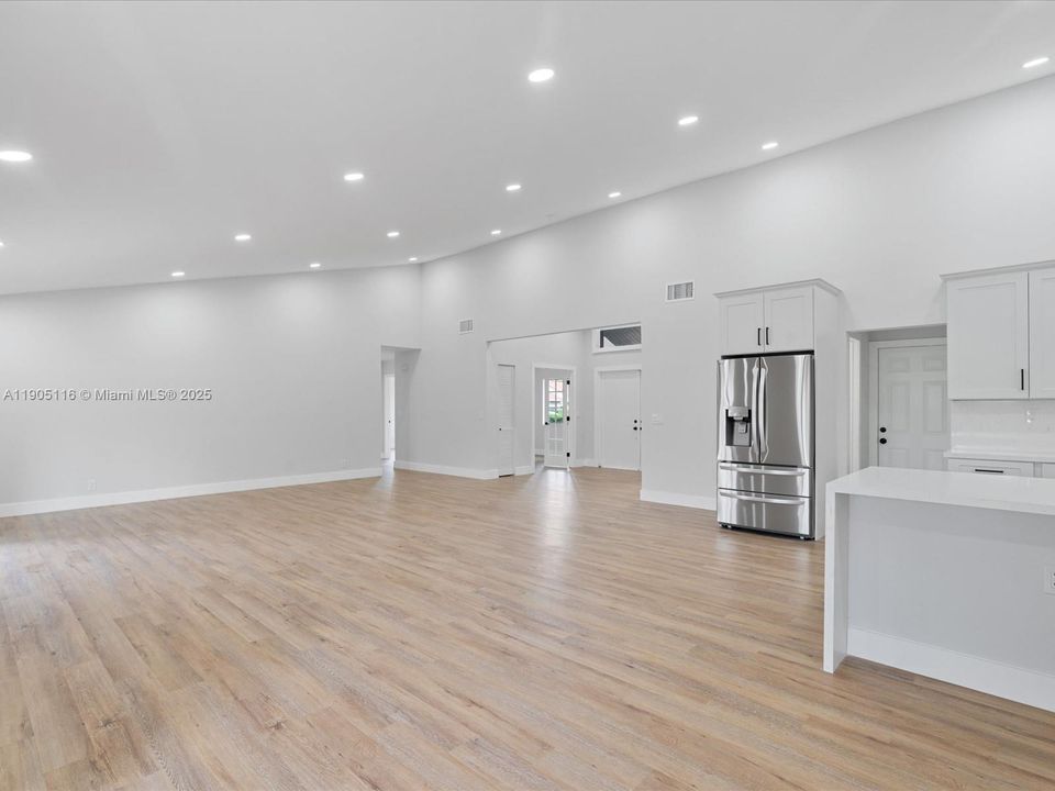 Active With Contract: $579,000 (3 beds, 2 baths, 1921 Square Feet)