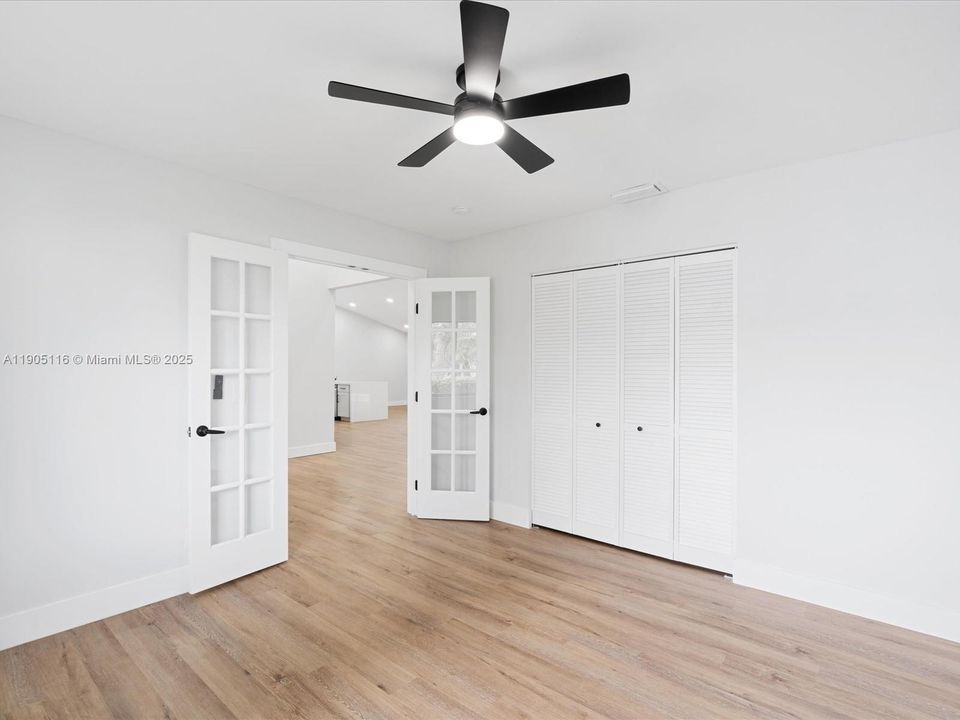 Active With Contract: $579,000 (3 beds, 2 baths, 1921 Square Feet)