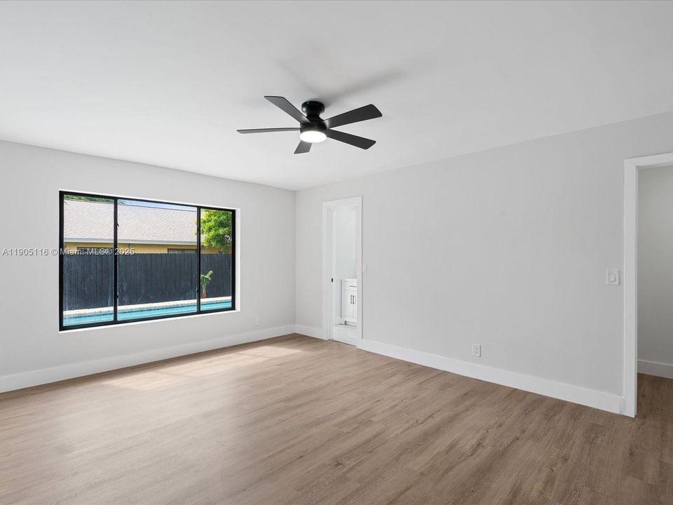 Active With Contract: $579,000 (3 beds, 2 baths, 1921 Square Feet)