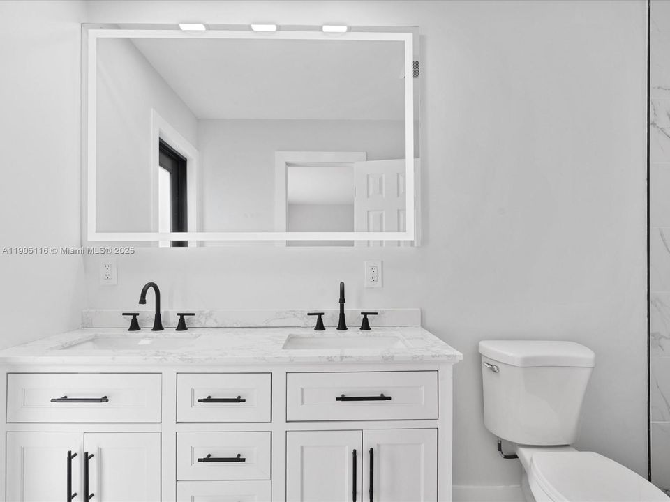 Active With Contract: $579,000 (3 beds, 2 baths, 1921 Square Feet)