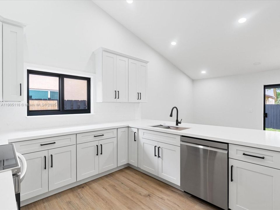 Active With Contract: $579,000 (3 beds, 2 baths, 1921 Square Feet)