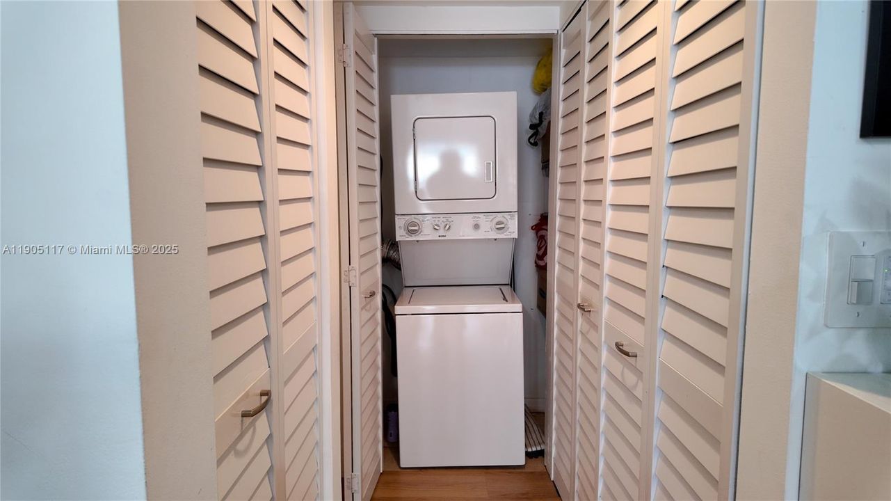 На продажу: $529,500 (3 спален, 2 ванн, 1270 Квадратных фут)