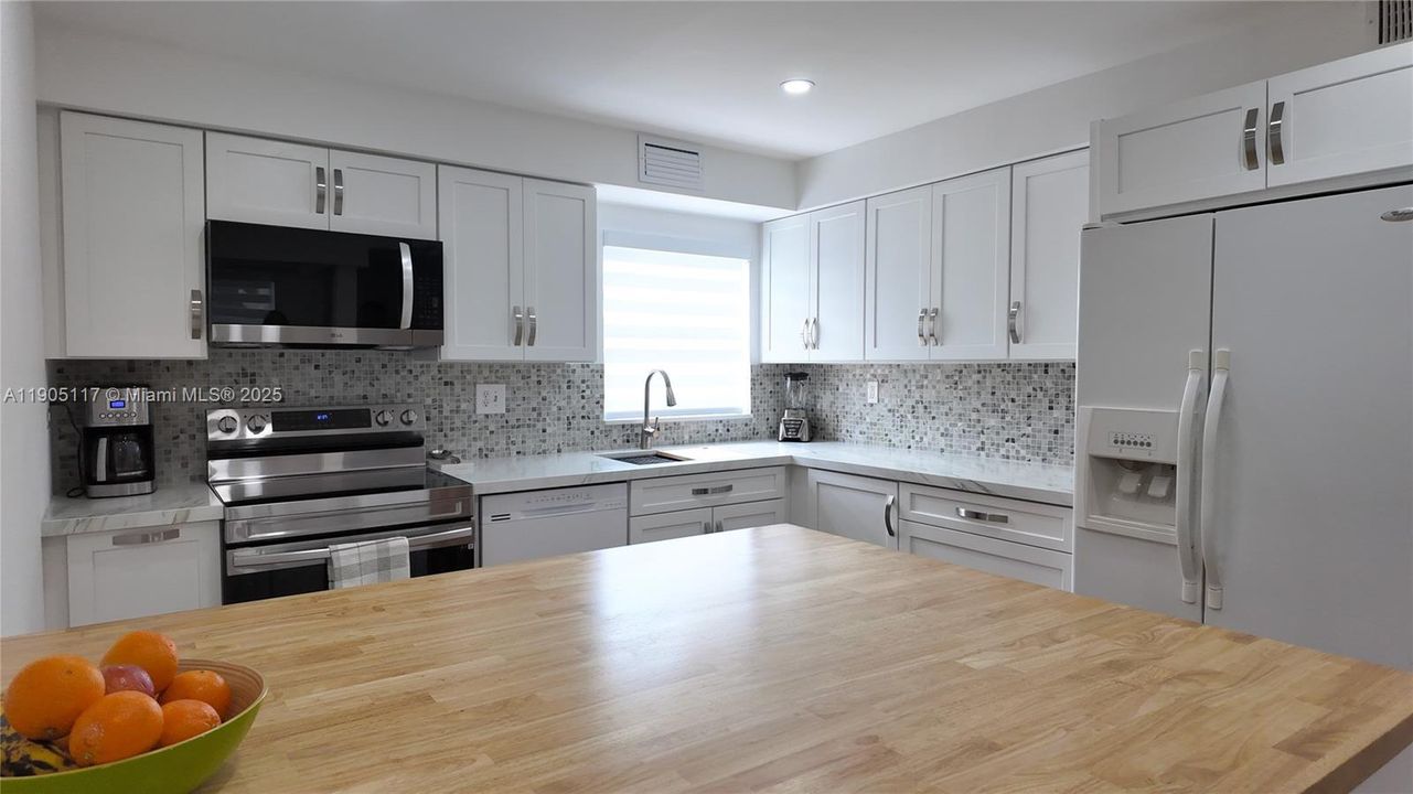 На продажу: $529,500 (3 спален, 2 ванн, 1270 Квадратных фут)