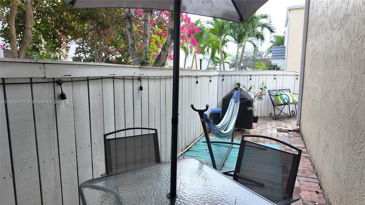 На продажу: $529,500 (3 спален, 2 ванн, 1270 Квадратных фут)