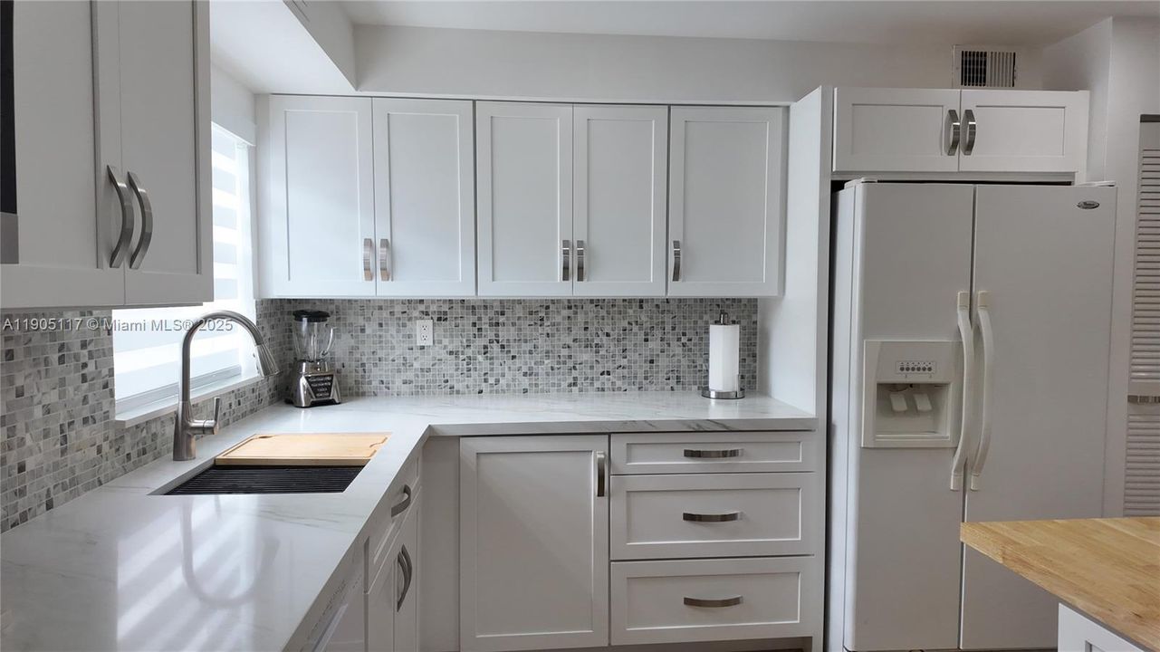 На продажу: $529,500 (3 спален, 2 ванн, 1270 Квадратных фут)