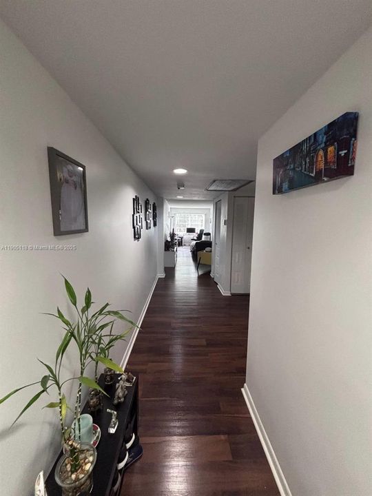 Active With Contract: $1,700 (1 beds, 1 baths, 1046 Square Feet)