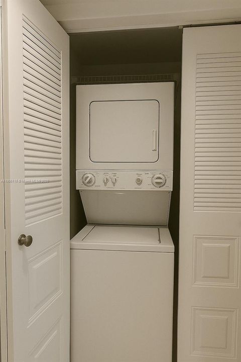 Active With Contract: $1,700 (1 beds, 1 baths, 1046 Square Feet)