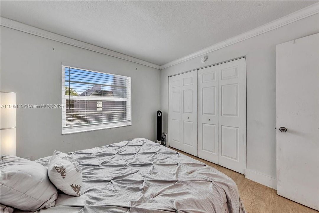 Active With Contract: $2,550 (2 beds, 2 baths, 1010 Square Feet)