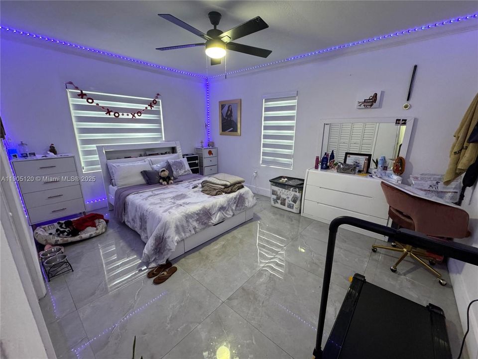 Recently Rented: $4,000 (4 beds, 3 baths, 1750 Square Feet)