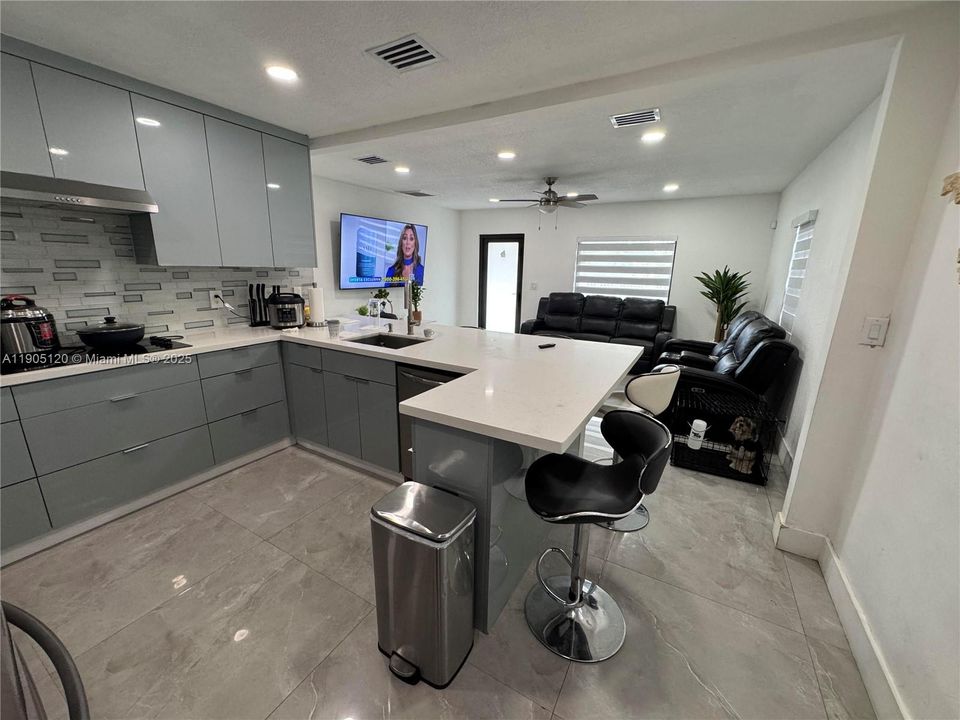 Recently Rented: $4,000 (4 beds, 3 baths, 1750 Square Feet)