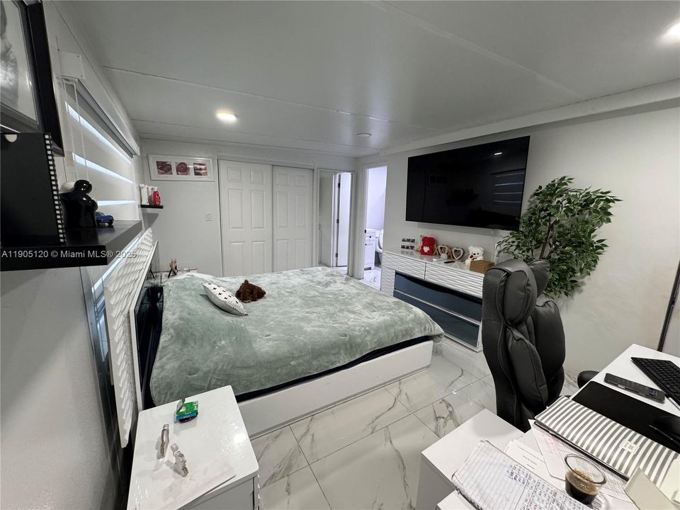 Recently Rented: $4,000 (4 beds, 3 baths, 1750 Square Feet)