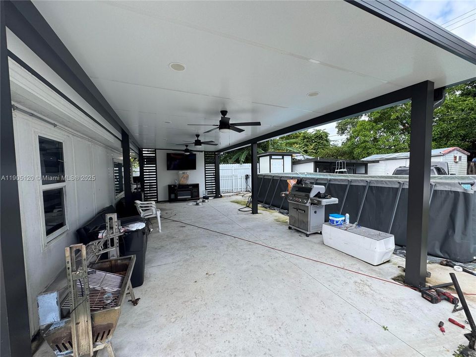 Recently Rented: $4,000 (4 beds, 3 baths, 1750 Square Feet)