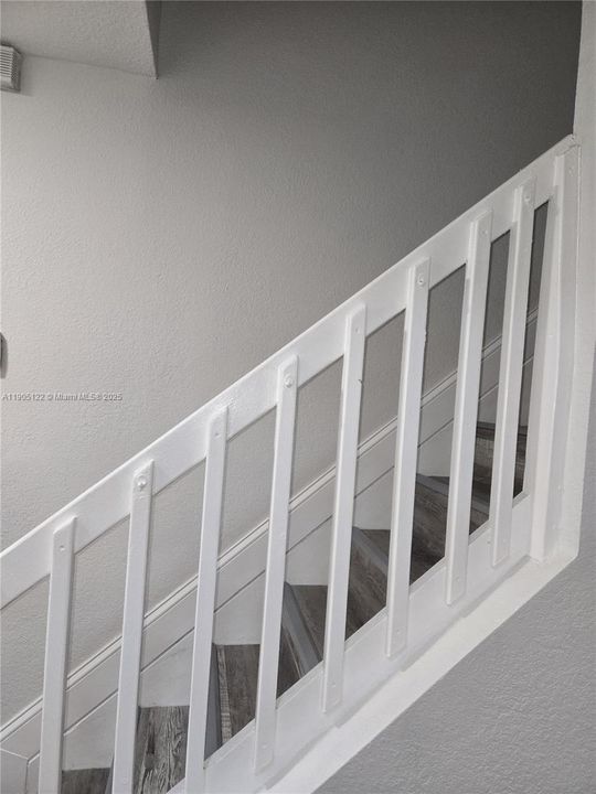 Active With Contract: $2,200 (2 beds, 1 baths, 1024 Square Feet)