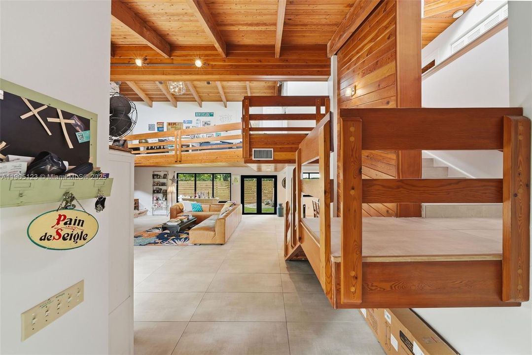 待售: $2,900,000 (3 贝兹, 2 浴室, 2967 平方英尺)