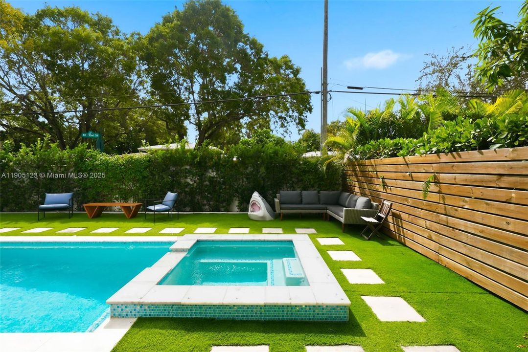 待售: $2,900,000 (3 贝兹, 2 浴室, 2967 平方英尺)