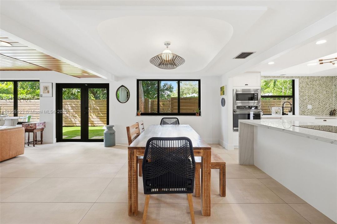 待售: $2,900,000 (3 贝兹, 2 浴室, 2967 平方英尺)