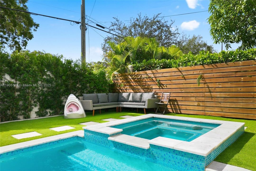 待售: $2,900,000 (3 贝兹, 2 浴室, 2967 平方英尺)