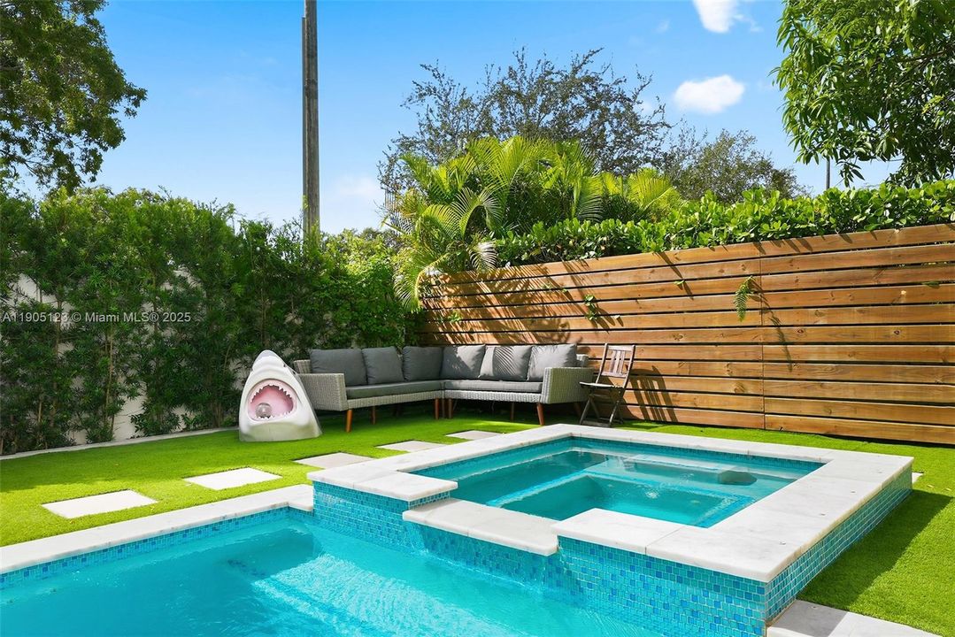 待售: $2,900,000 (3 贝兹, 2 浴室, 2967 平方英尺)