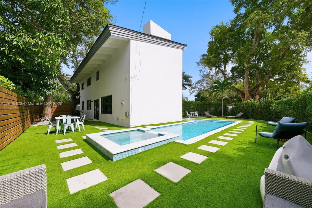 待售: $2,900,000 (3 贝兹, 2 浴室, 2967 平方英尺)