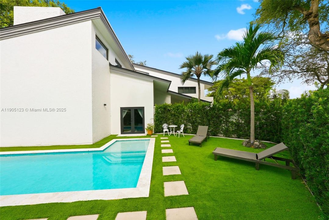 待售: $2,900,000 (3 贝兹, 2 浴室, 2967 平方英尺)