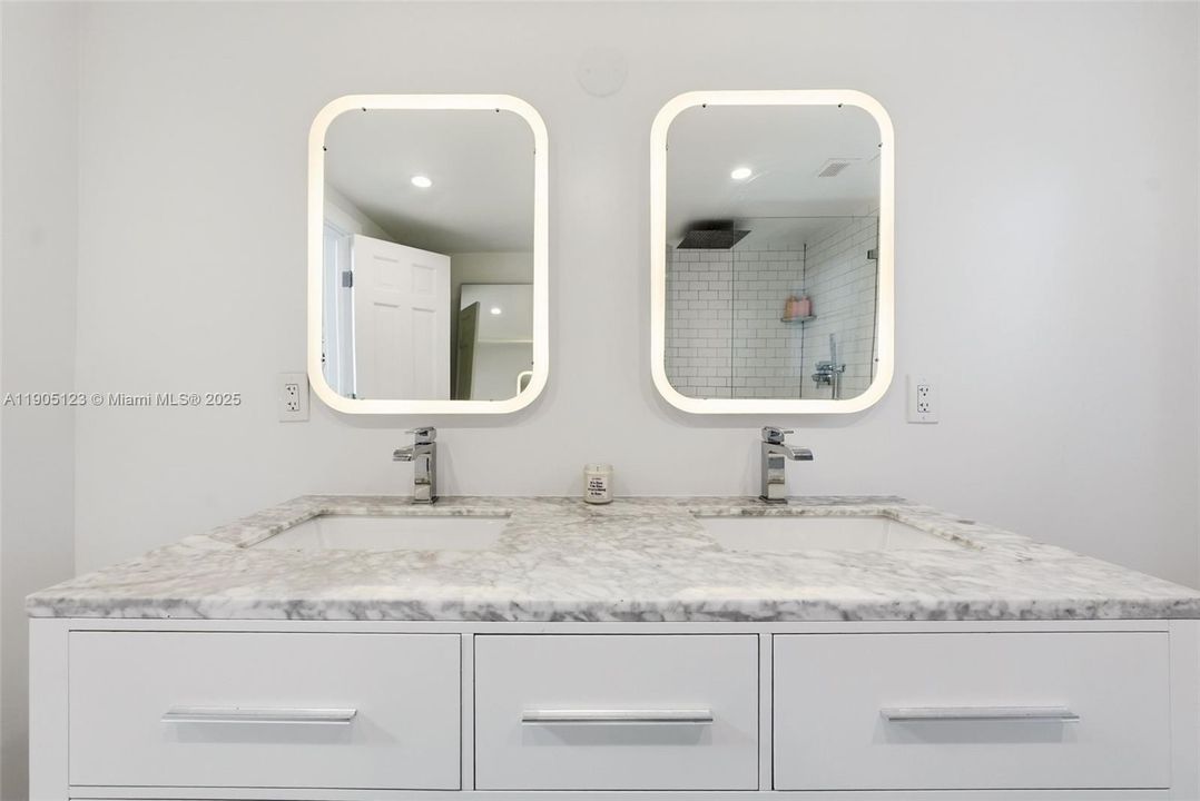 待售: $2,900,000 (3 贝兹, 2 浴室, 2967 平方英尺)