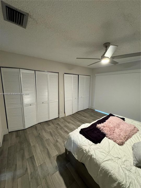 For Sale: $359,000 (2 beds, 2 baths, 1024 Square Feet)