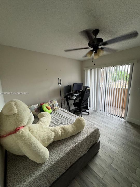 For Sale: $359,000 (2 beds, 2 baths, 1024 Square Feet)