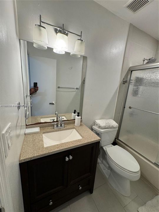 For Sale: $359,000 (2 beds, 2 baths, 1024 Square Feet)