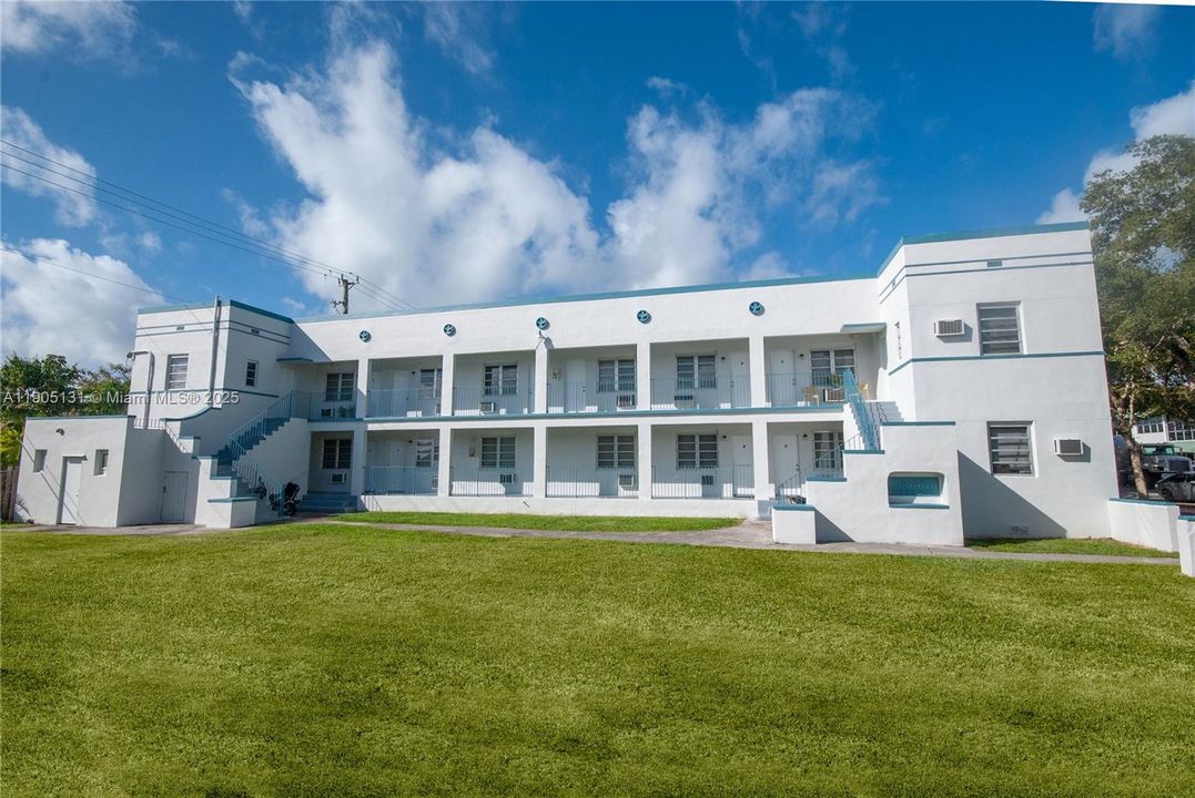 For Rent: $1,800 (1 beds, 1 baths, 650 Square Feet)