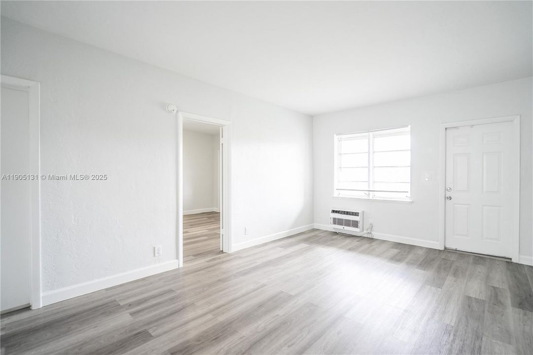 For Rent: $1,800 (1 beds, 1 baths, 650 Square Feet)