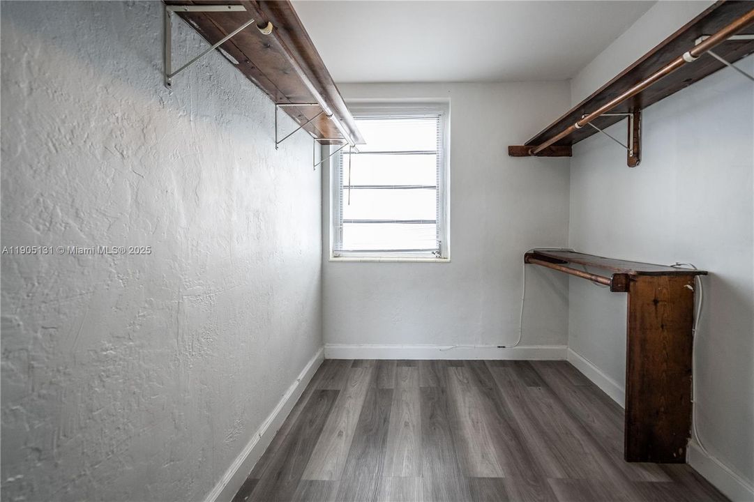 For Rent: $1,800 (1 beds, 1 baths, 650 Square Feet)