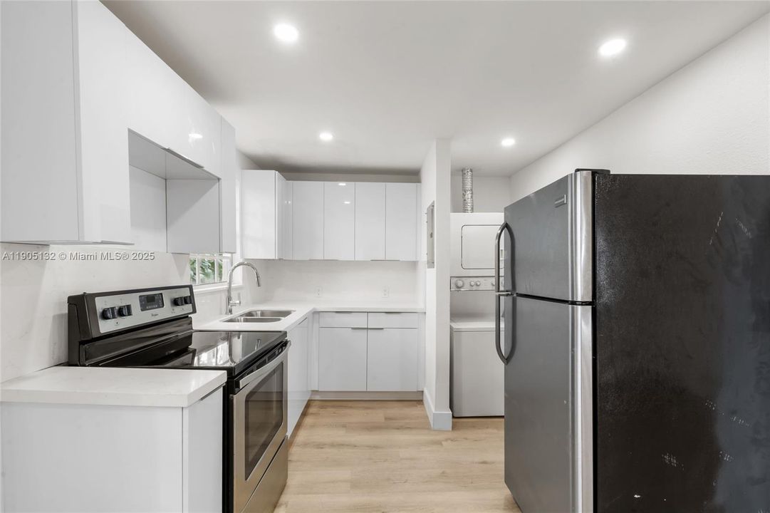 For Sale: $950,000 (0 beds, 0 baths, 2306 Square Feet)