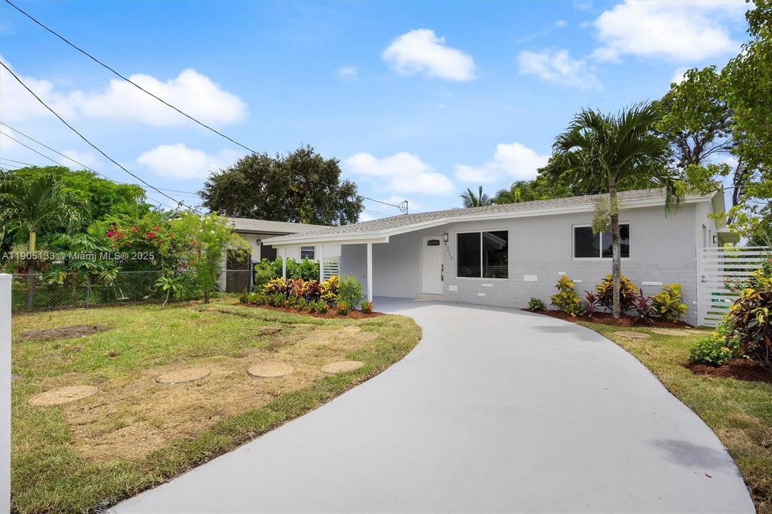 For Sale: $575,000 (4 beds, 3 baths, 1932 Square Feet)