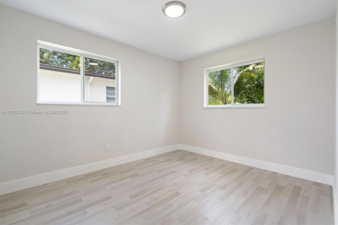 For Sale: $575,000 (4 beds, 3 baths, 1932 Square Feet)