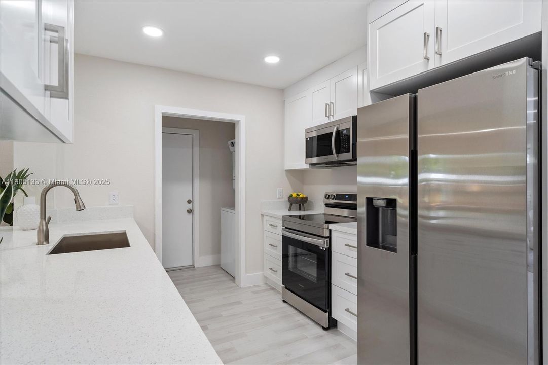 For Sale: $575,000 (4 beds, 3 baths, 1932 Square Feet)