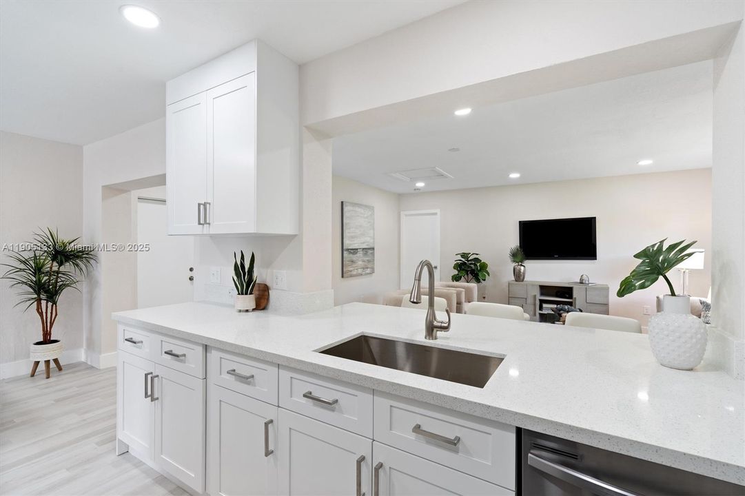 For Sale: $575,000 (4 beds, 3 baths, 1932 Square Feet)