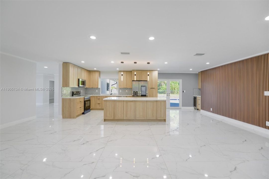 For Rent: $6,500 (4 beds, 3 baths, 2126 Square Feet)